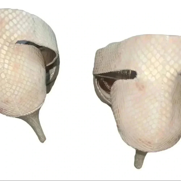 BCBG STRAPPY PLATFORM STILLETTOS - Picture 3 of 8